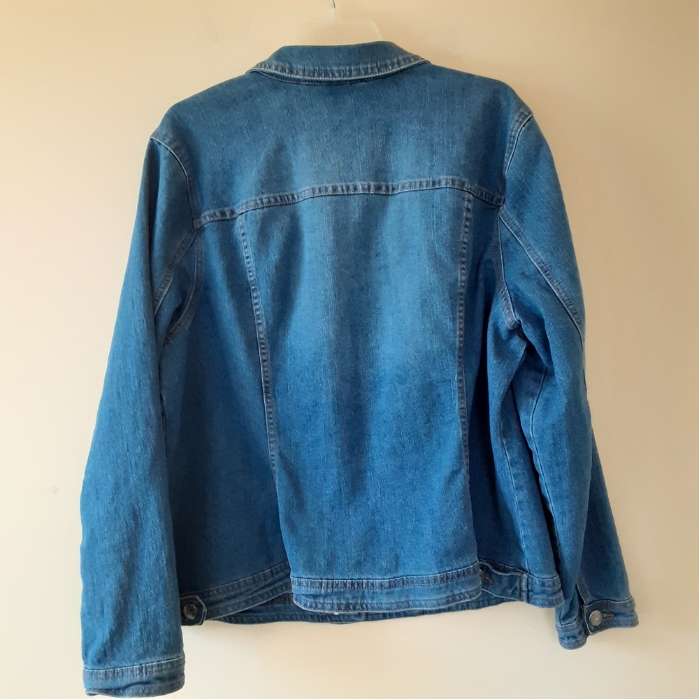 Embroidered Denim Jacket

Sz 22 24 - Picture 3 of 9